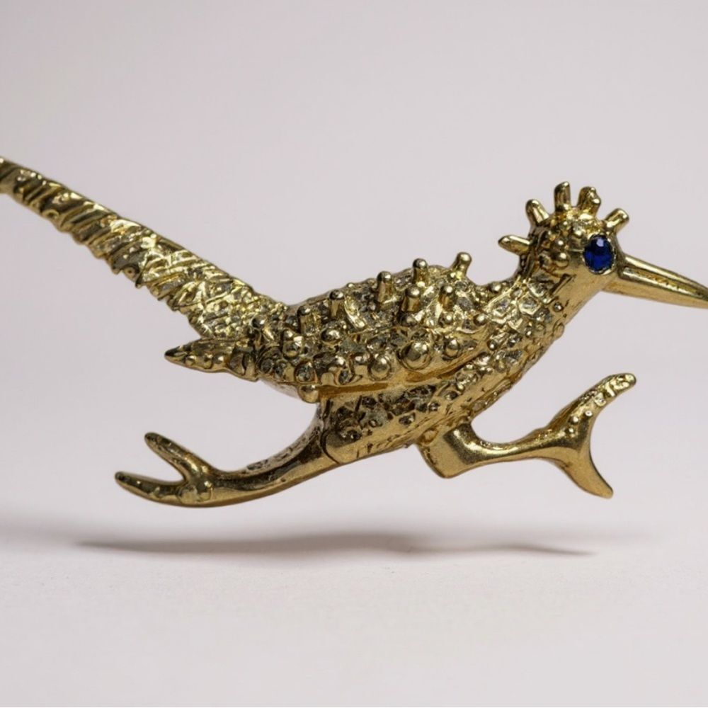 Vintage Gold Tone Roadrunner Bird Brooch Blue Rhinestone Eye